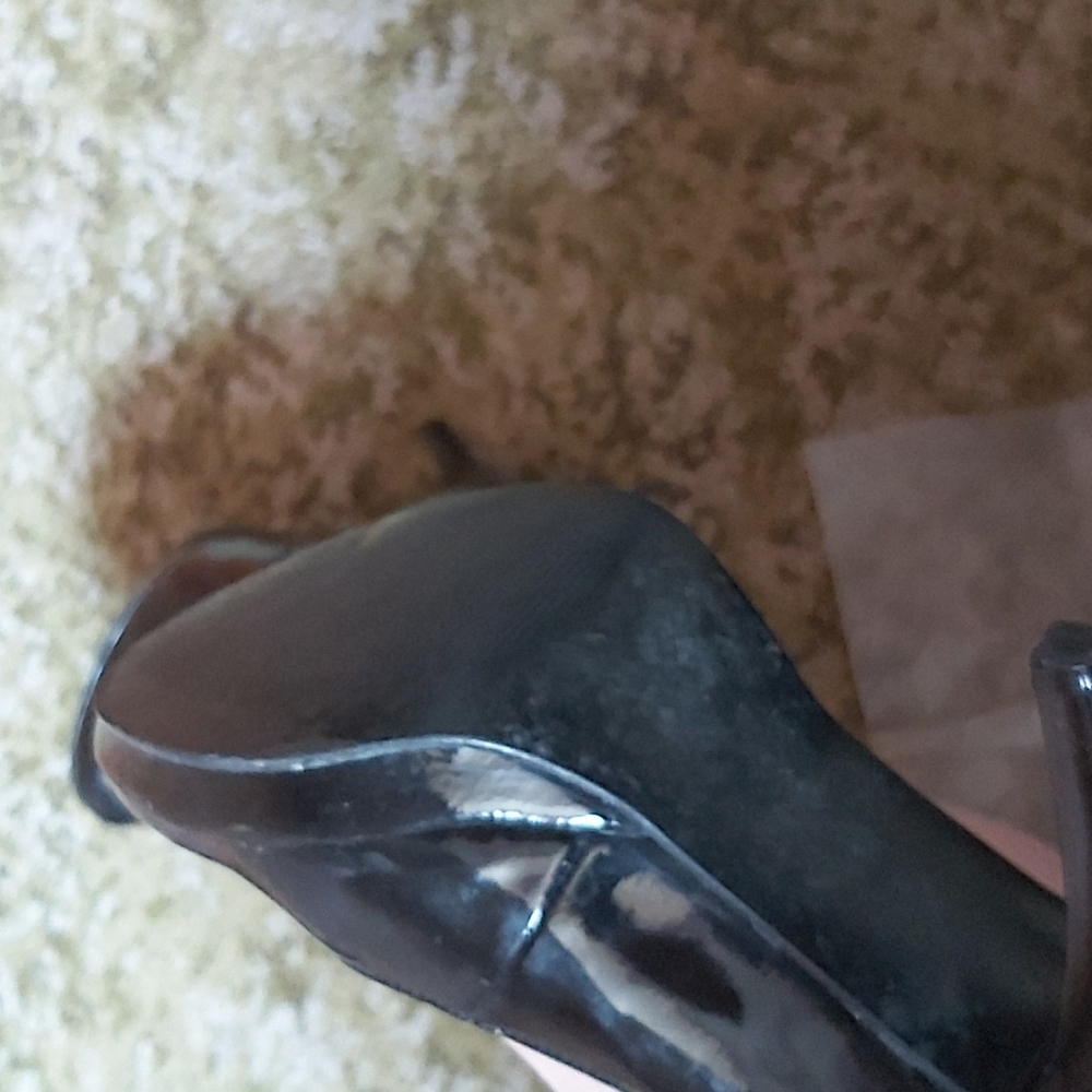 Shoes - Picture 5 of 6